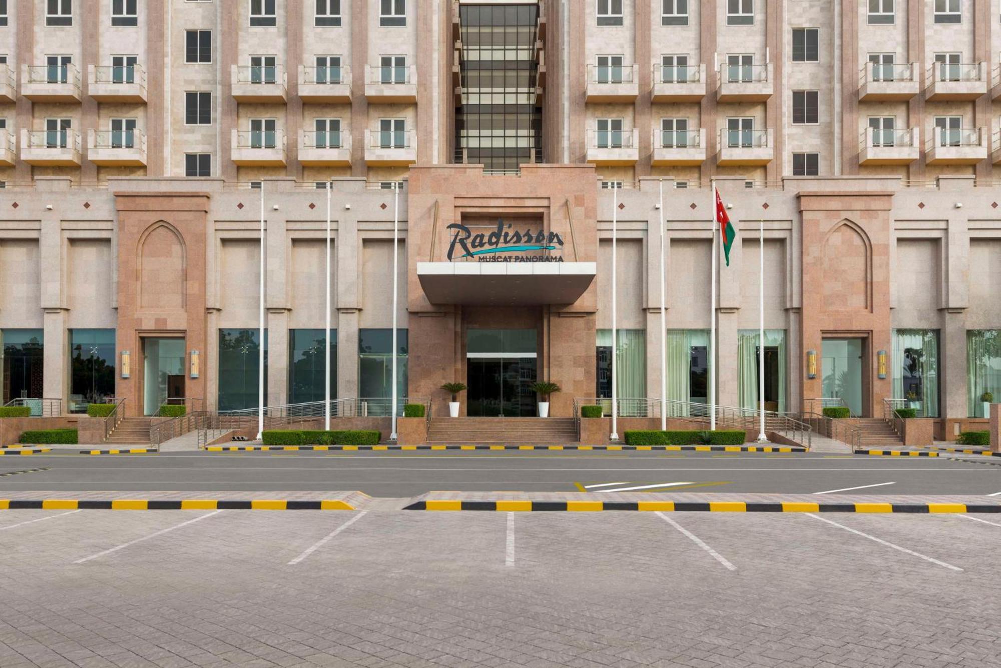 Radisson Hotel Muscat Panorama Exterior photo